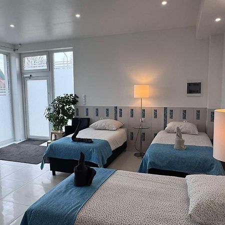 Azyl Hotel Легница Екстериор снимка