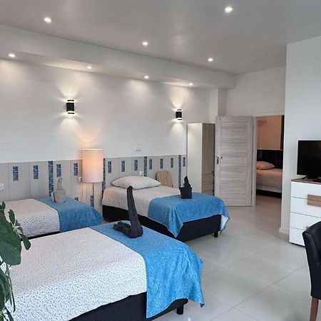 Azyl Hotel Легница Екстериор снимка
