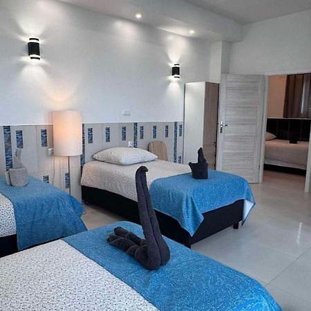 Azyl Hotel Легница Екстериор снимка