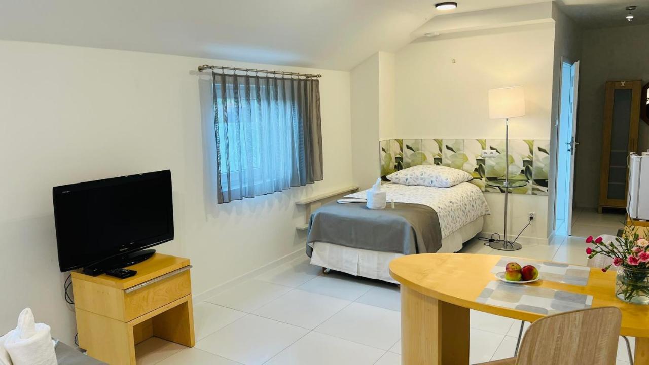 Azyl Hotel Легница Екстериор снимка