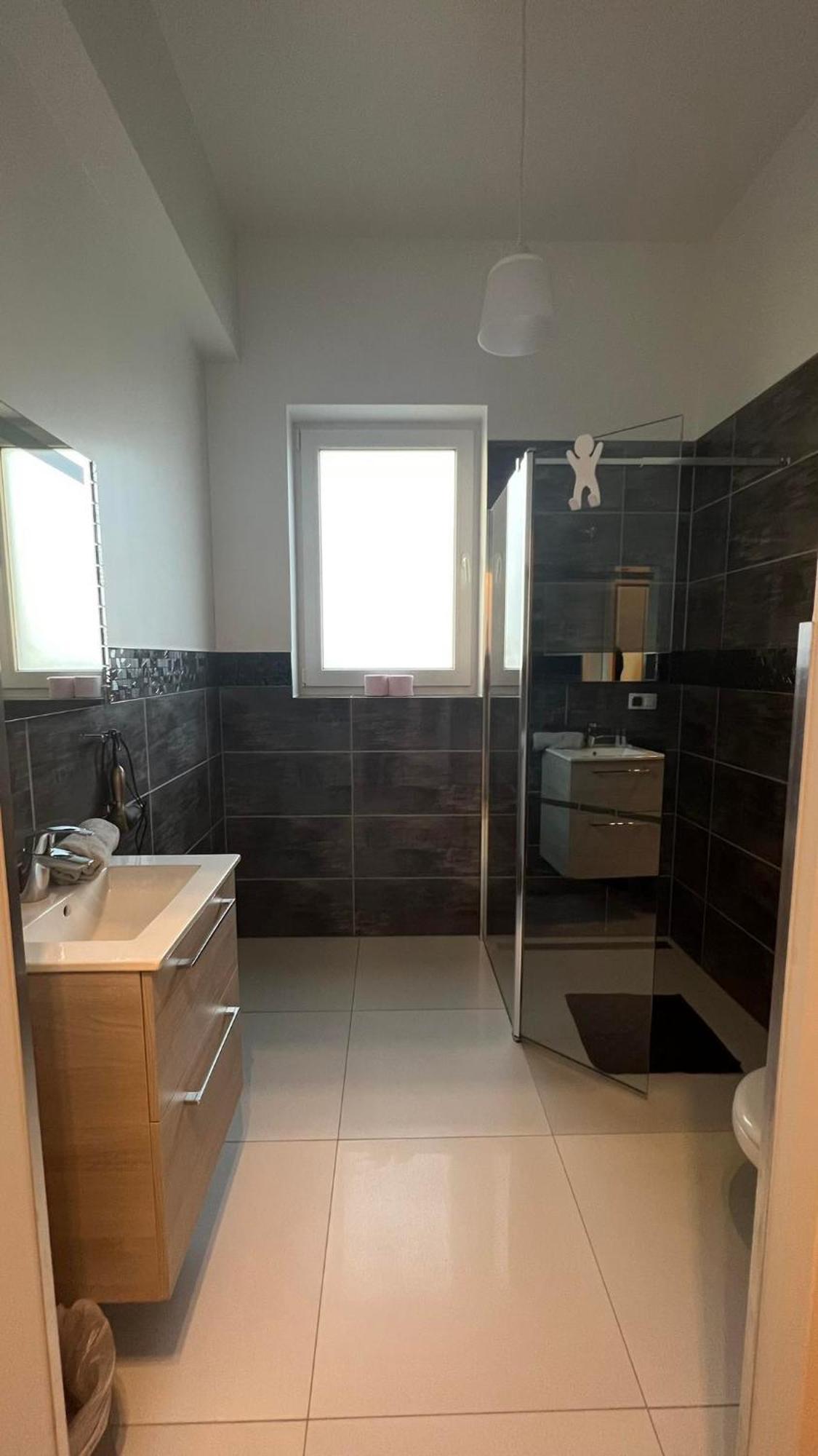 Azyl Hotel Легница Екстериор снимка