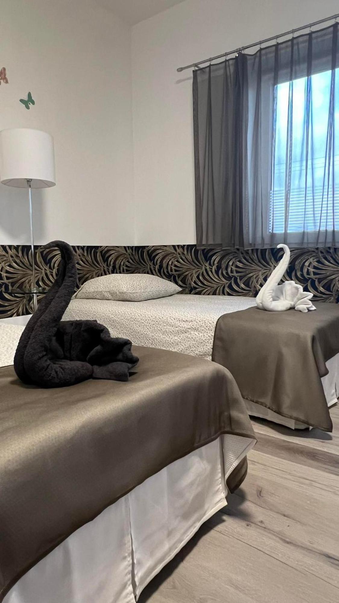 Azyl Hotel Легница Екстериор снимка
