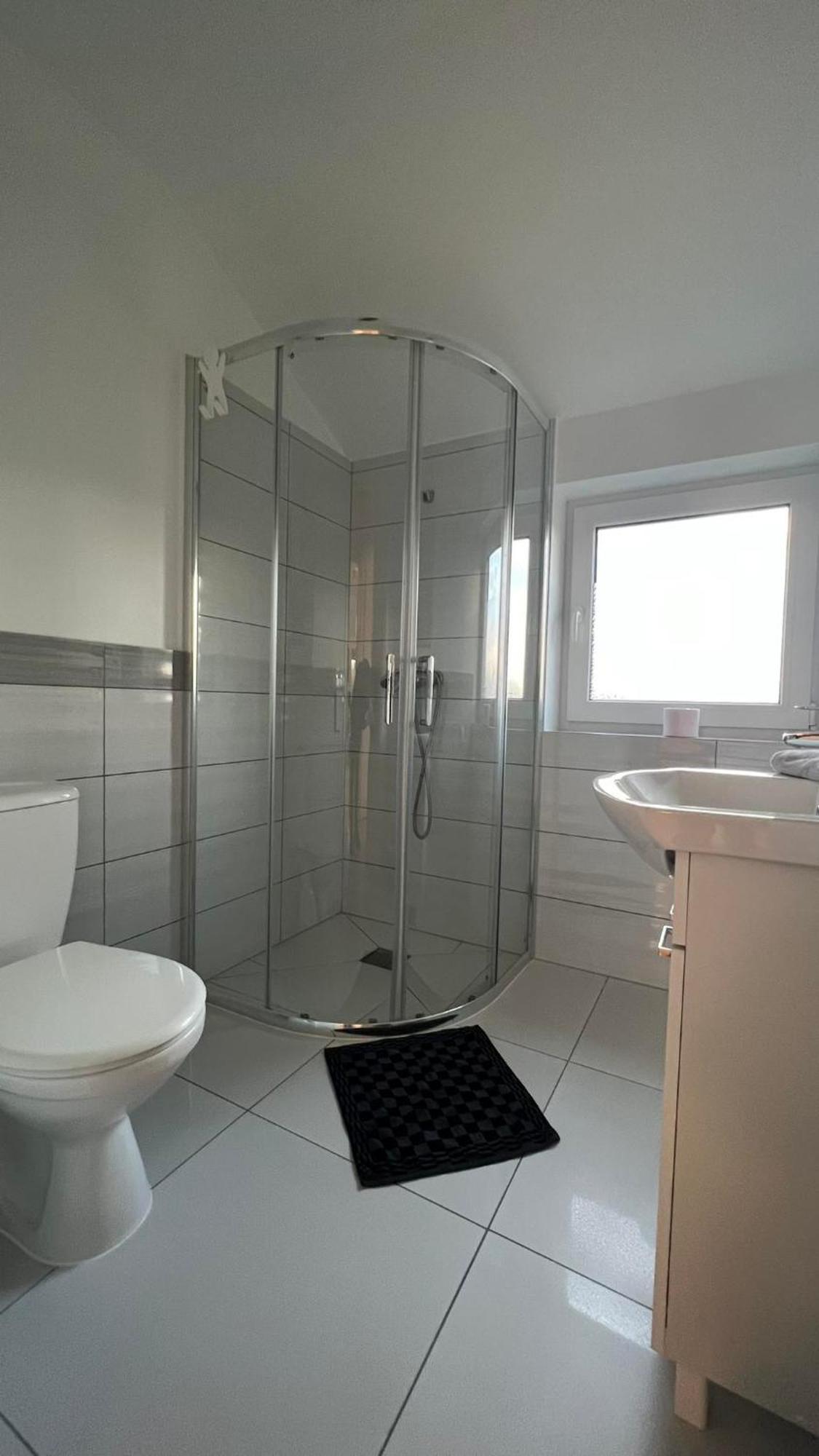Azyl Hotel Легница Екстериор снимка