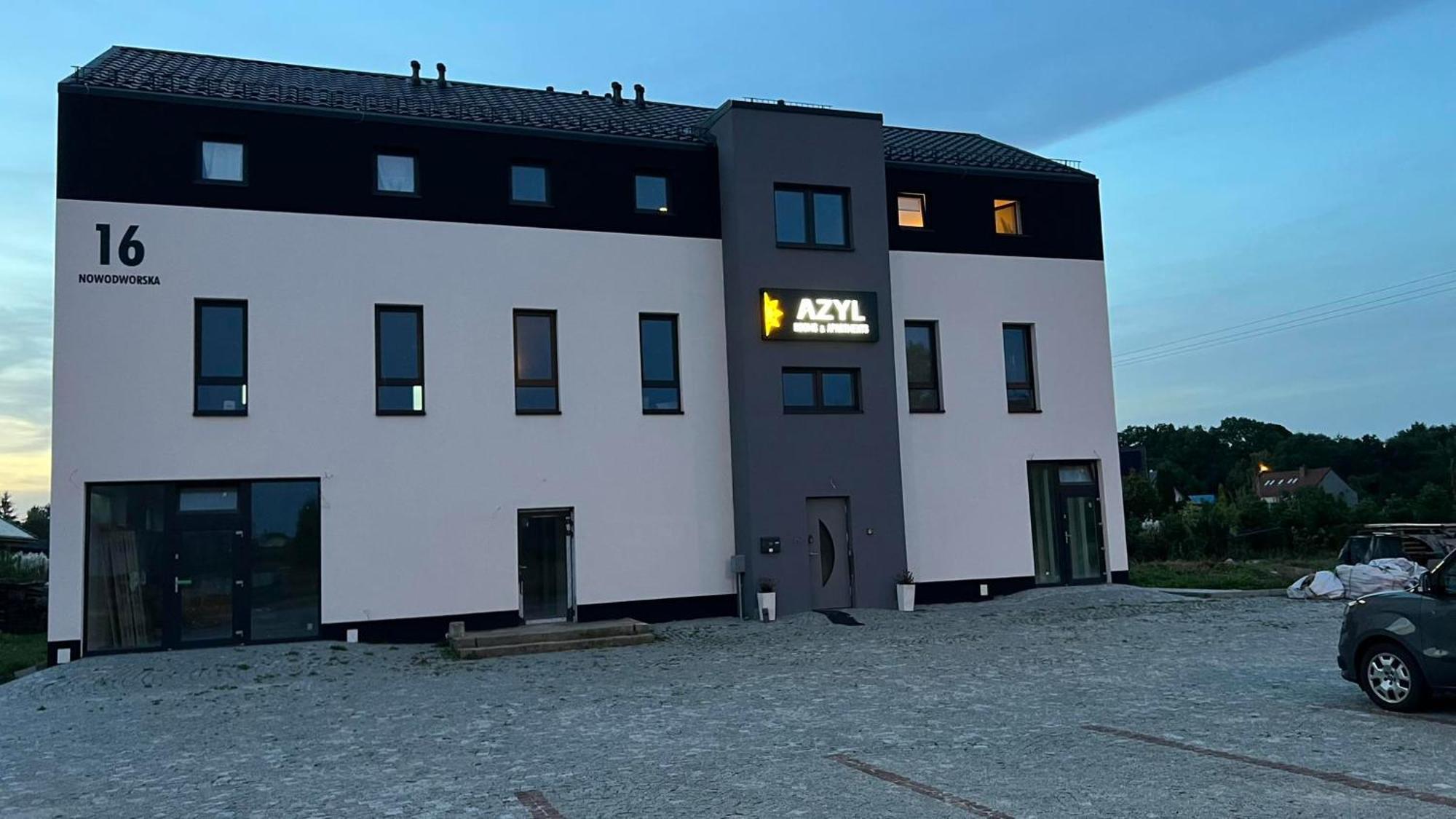 Azyl Hotel Легница Екстериор снимка