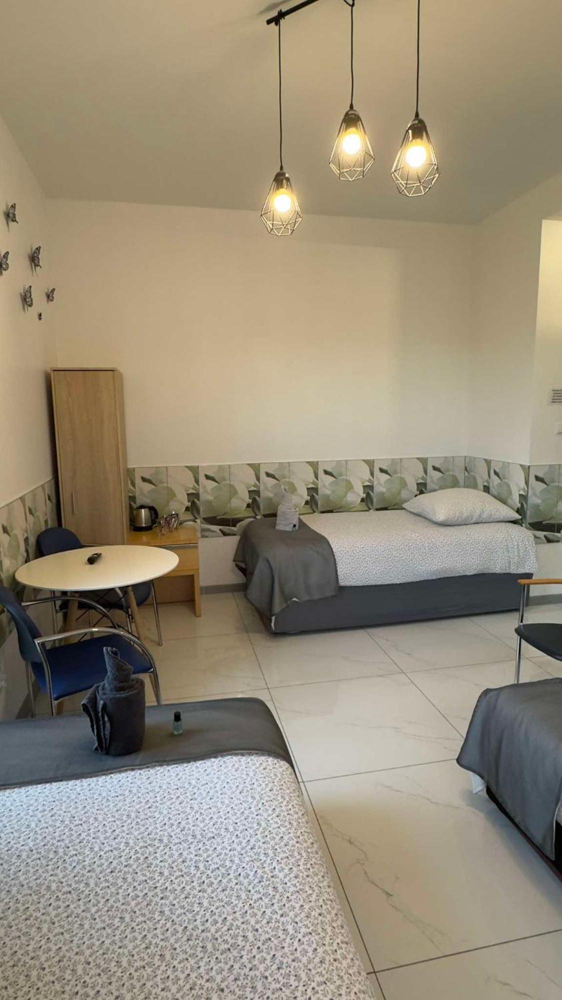 Azyl Hotel Легница Екстериор снимка