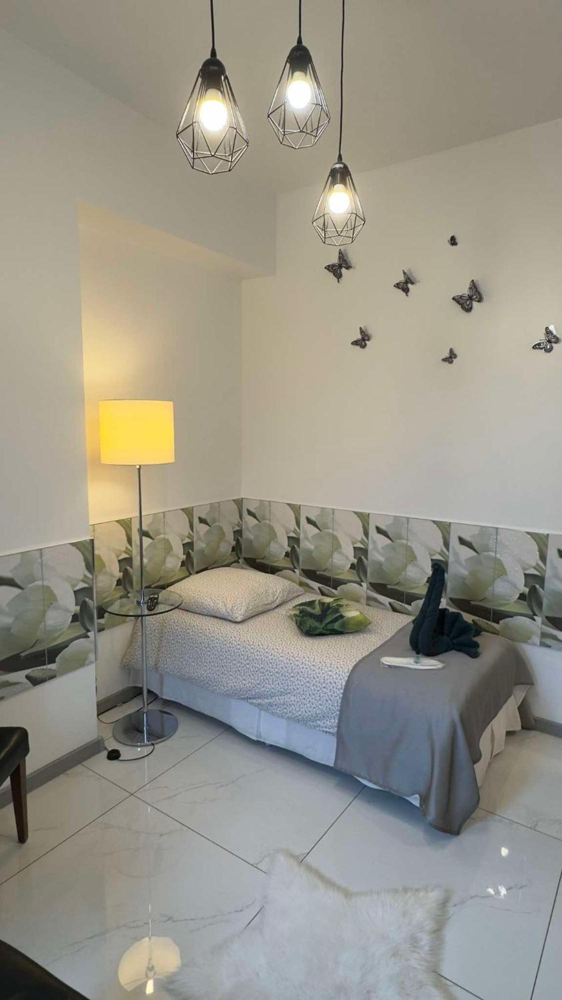 Azyl Hotel Легница Екстериор снимка