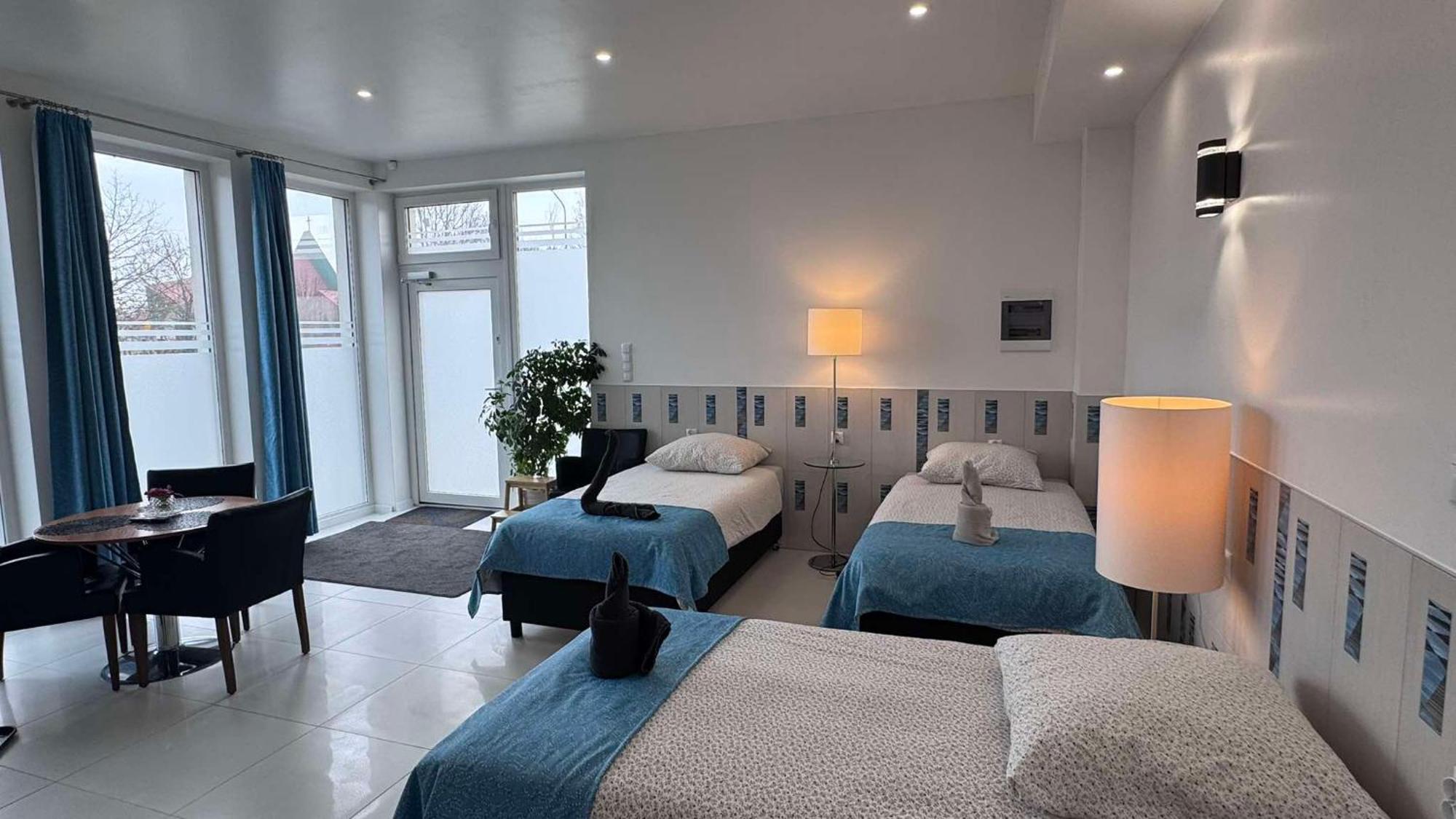 Azyl Hotel Легница Екстериор снимка