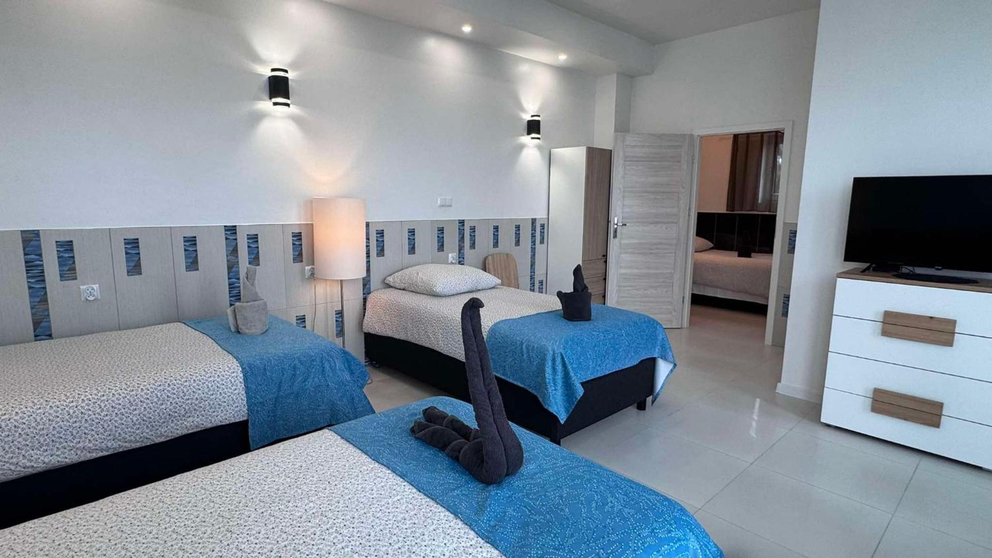 Azyl Hotel Легница Екстериор снимка